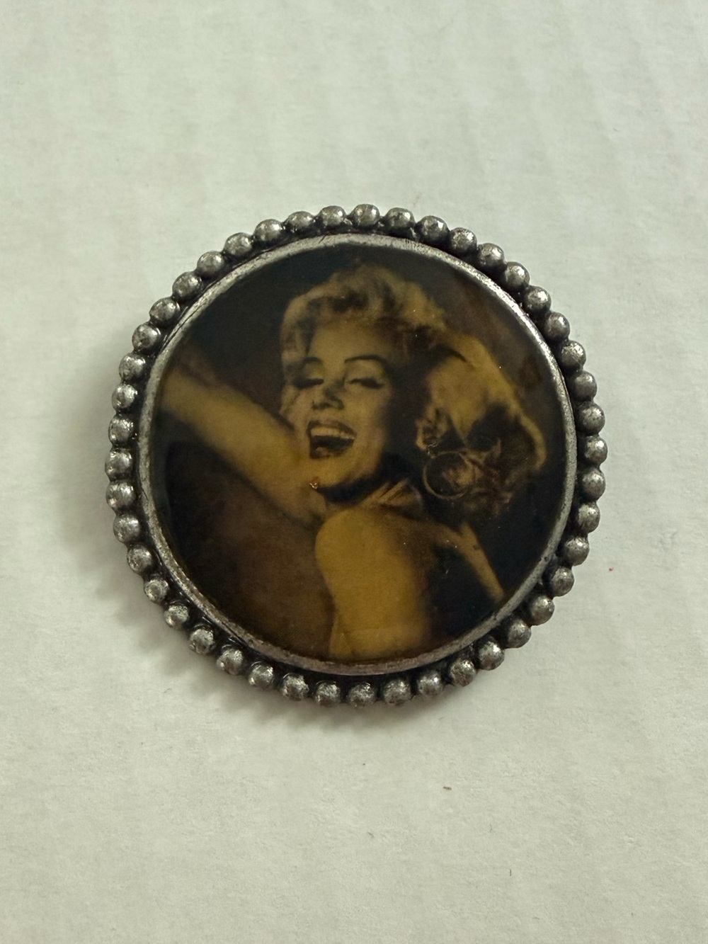 Vintage-Style Round Silver Tone Marilyn Monroe Cabochon Brooch - Sepia